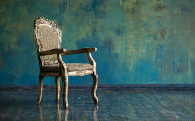 Tapizar sillas antiguas con telas modernas